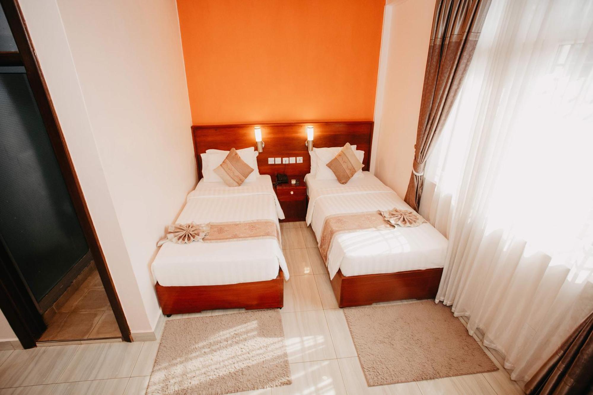 Keys Hotel Moshi Ngoại thất bức ảnh