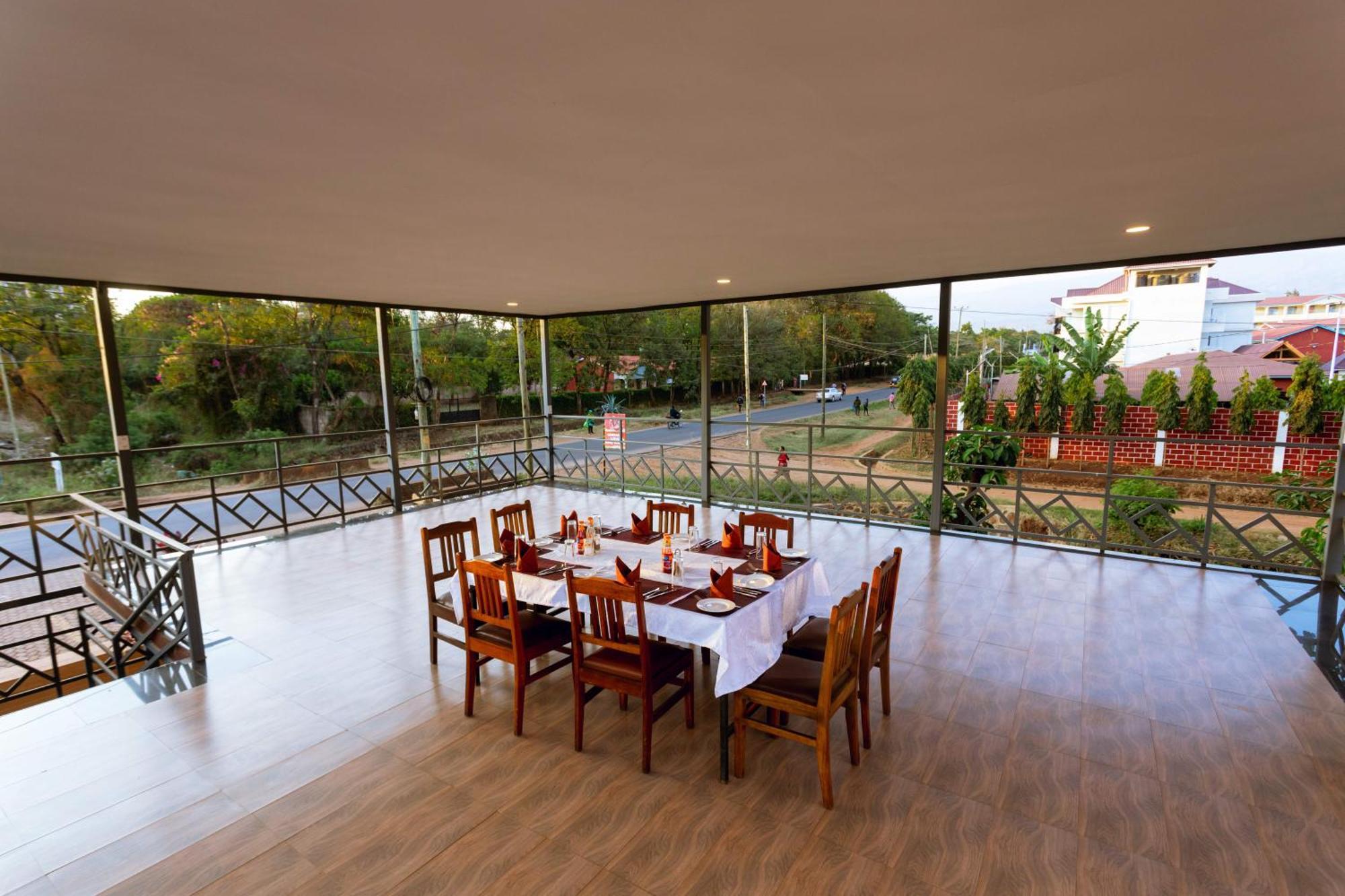 Keys Hotel Moshi Ngoại thất bức ảnh
