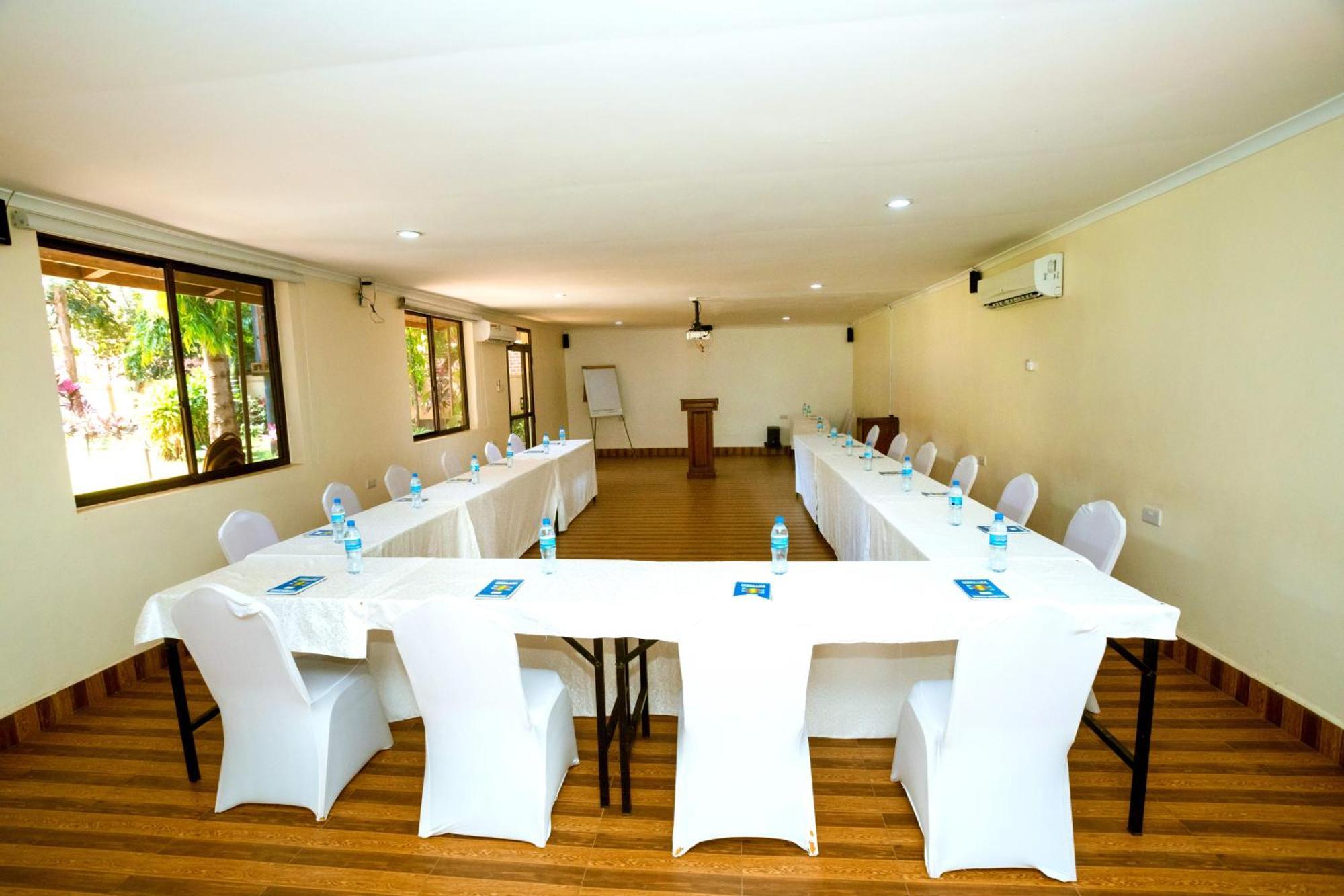 Keys Hotel Moshi Ngoại thất bức ảnh