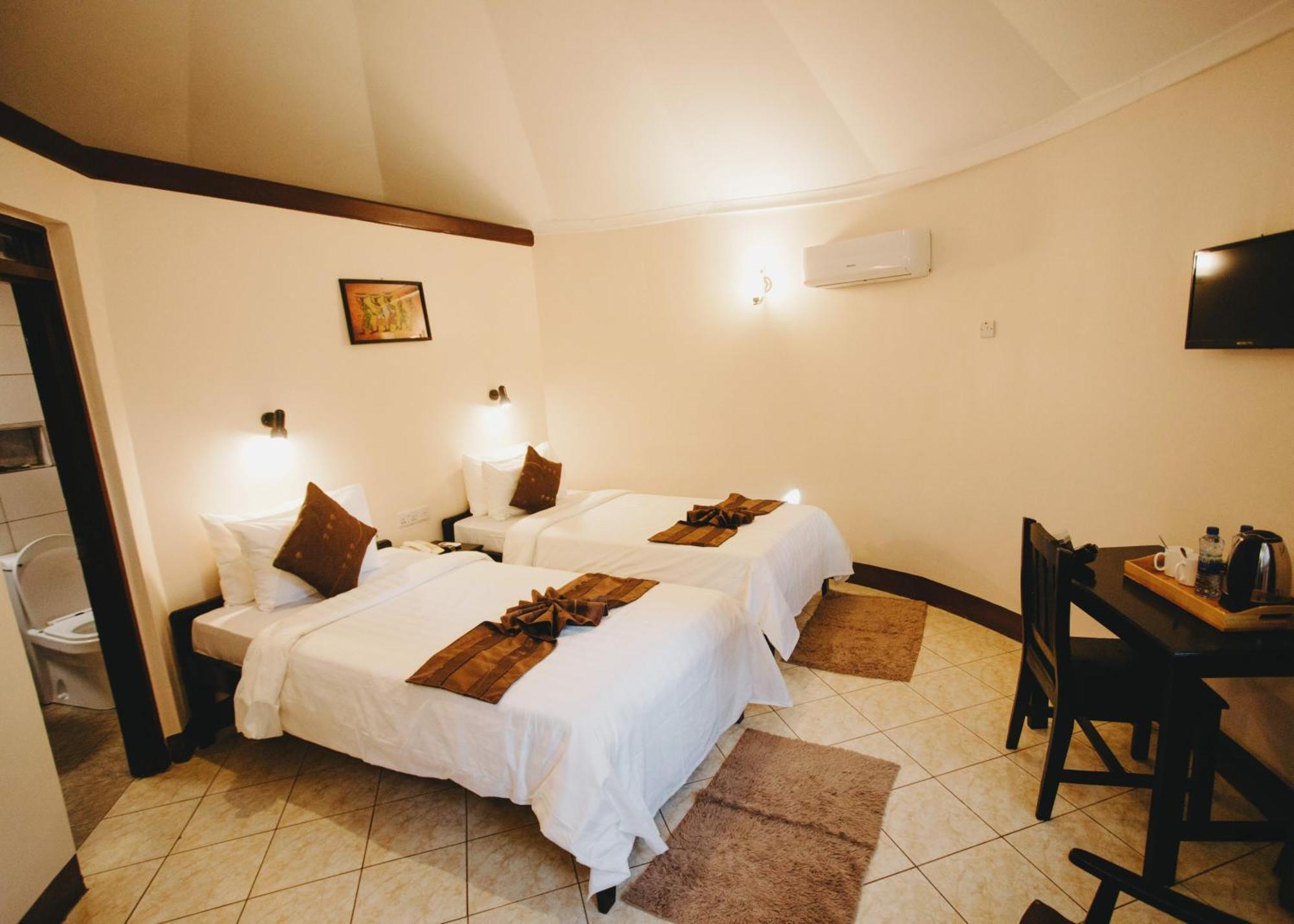 Keys Hotel Moshi Ngoại thất bức ảnh
