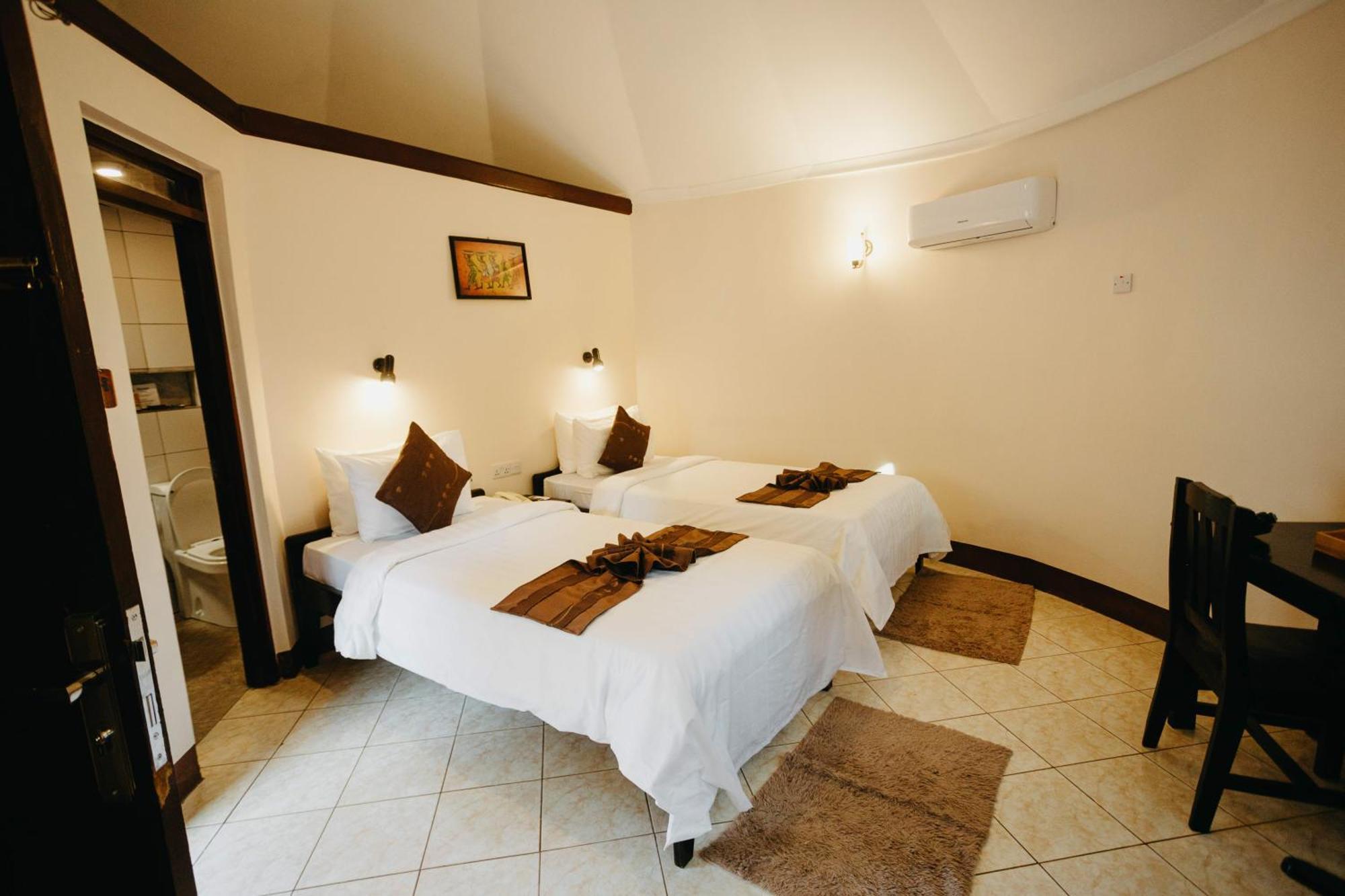 Keys Hotel Moshi Ngoại thất bức ảnh